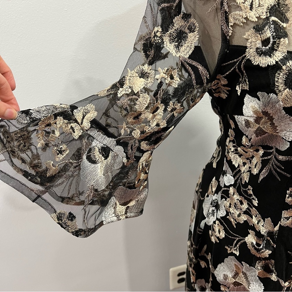 Adrianna Papell Black With Multicolor Floral Embroidery V-Neck 3/4 Sleeves Gown - Picture 5 of 15